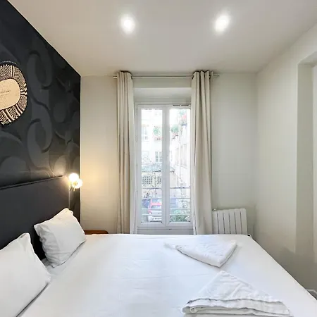 02 - Pretty 4Bdr Flat In Paris-3